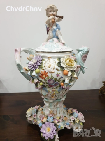 Sitzendorf фигурална ваза с капак 40см/стара Зицендорф порцеланова урна с цветя и ангелче-херувим