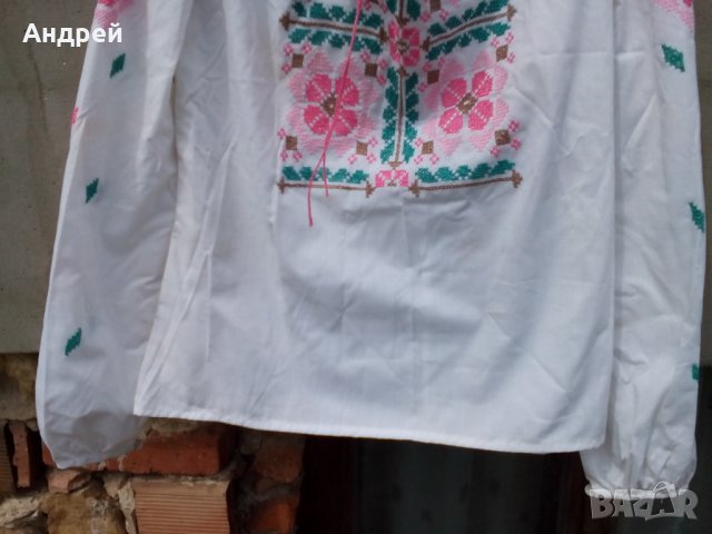 Стара бродирана дамска риза, снимка 3 - Антикварни и старинни предмети - 28705144