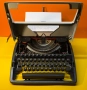 Пишеща Машина Olympia Monica  Клавиатура Qwertz Латиница Топ Състояние Обслужена 1969 година !, снимка 3