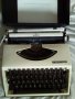 Пишеща машина, снимка 1 - Антикварни и старинни предмети - 33053621