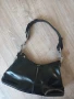 Дамска черна чантичка за рамо, снимка 1