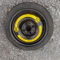 Резервна гума(патерица) за VW, снимка 1 - Гуми и джанти - 43297242
