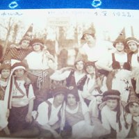 София 8-ма девическа прогимназия 1 май 1922г., снимка 2 - Други ценни предмети - 34793550