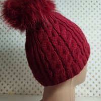 Дамска плетена шапка с естествен косъм лукс- мпш40, снимка 2 - Шапки - 43302170