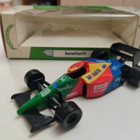 Метална количка Формула Benetton F1 Corgi 1:43, снимка 1 - Колекции - 35028824