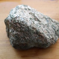 актинолит, снимка 1 - Други ценни предмети - 32362844