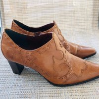 Супер обувки-боти TAMARIS, снимка 1 - Дамски боти - 26354196