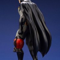 Статуетка Kotobukiya DC Comics: Batman - Last Knight on Earth (ARTFX), 30 cm, снимка 3 - Колекции - 38895751