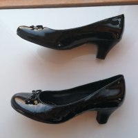 Clarks лачени обувки, снимка 4 - Дамски обувки на ток - 28531303