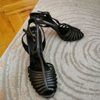 Обувки на GiAnni , снимка 2 - Дамски обувки на ток - 40851648