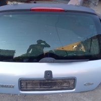 Заден капак за Renault Clio II, снимка 1 - Части - 43555530