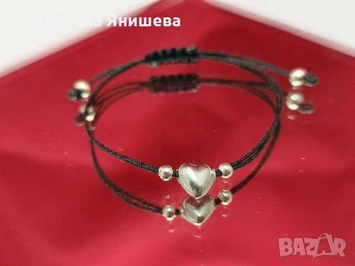 Дамска гривна със сребърно сърце на черен/червен конец против уроки, снимка 1