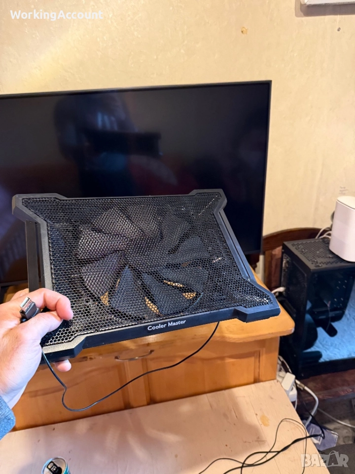 Продавам охладител за лаптоп Cooler master с usb , снимка 1