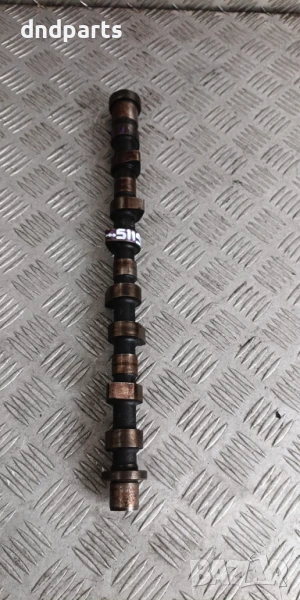 Разпределителен вал Nissan Almera Tino 2.2D 2002г.	, снимка 1