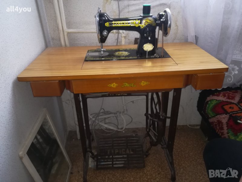 Крачна шевна машина Typical Типикал, снимка 1