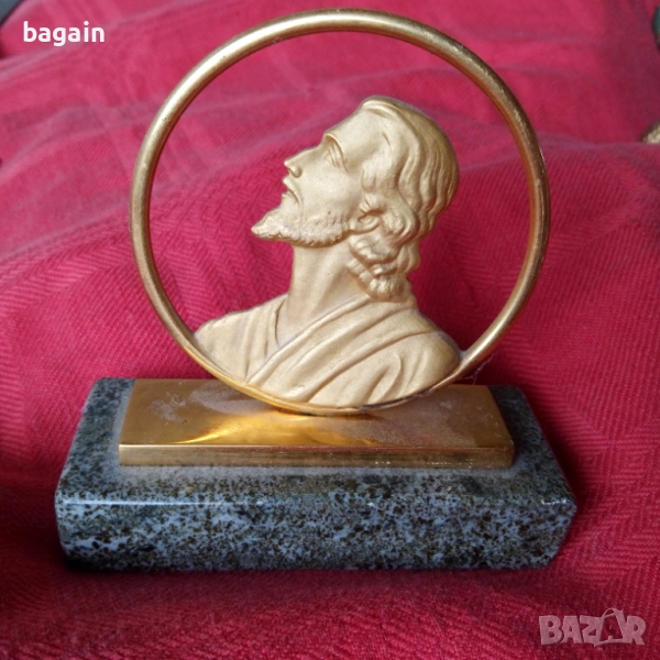 Позлатена бронзова пластика. Иисус Христос., снимка 1