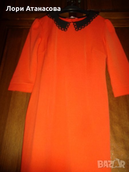 Неотразимо слънчево излъчване  с рокля с ефирна якичка в кралско синьо с изчистен дизайн, снимка 1