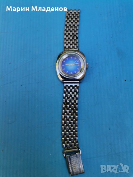Стар дамски часовник Заря, снимка 1