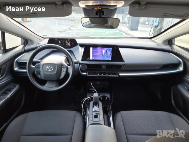 Toyota Prius 2023 HEV, снимка 7 - Автомобили и джипове - 52499780