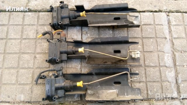 Машинки централно багажник Мерцедес 124