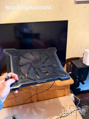 Продавам охладител за лаптоп Cooler master с usb 
