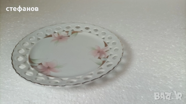 Порцеланови чинийки, рязан порцелан на Изида, 4 бр, снимка 7 - Чинии - 52380035