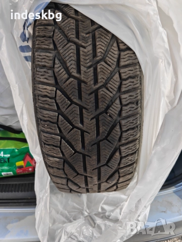 Зимни гуми 245/45/18, снимка 6 - Гуми и джанти - 52883997