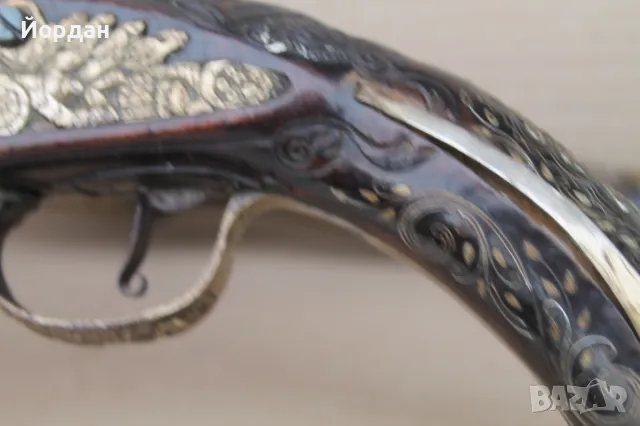 Чифт кремъчни пистолети със сребърен обков и набивка, снимка 12 - Колекции - 49496955