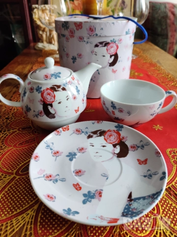 Комплект за чай , снимка 3 - Сервизи - 52714048