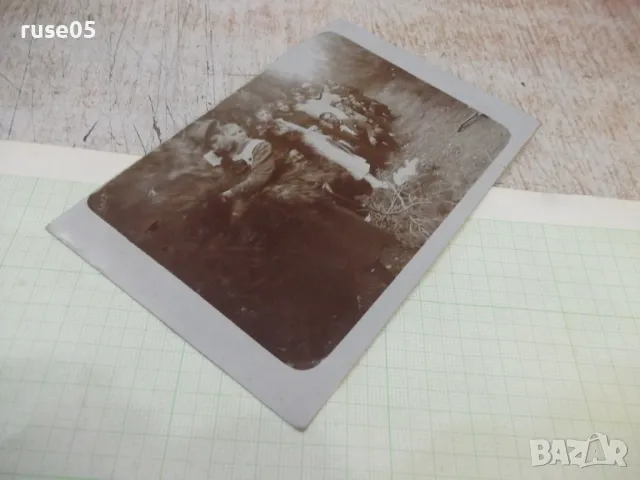 Снимка стара с приятели в редица, снимка 3 - Колекции - 48017182