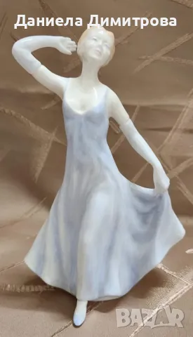 Дама с развята рокля