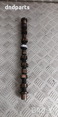 Разпределителен вал Nissan Almera Tino 2.2D 2002г.	