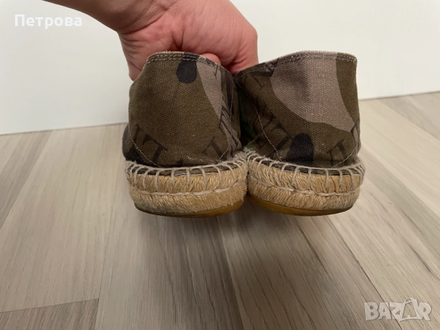 Мъжки еспадрили Valentino Garavani 42 Оригинал, снимка 4 - Мокасини - 51889572