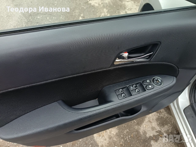 Хюндай i30 1.6 CRDI, снимка 7 - Автомобили и джипове - 53426239