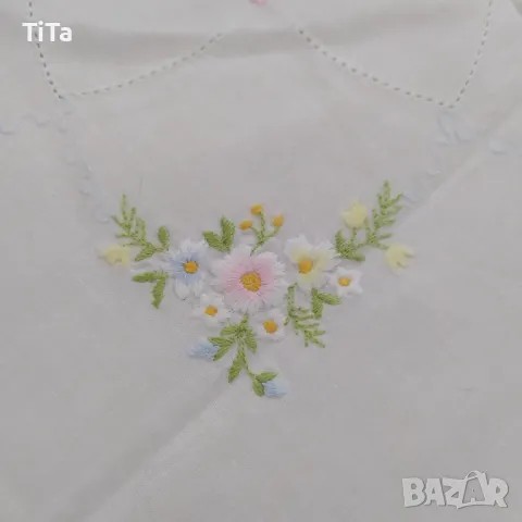 Нежна Винтидж 100% памук бродирана покривка, снимка 6 - Покривки за маси - 49510716