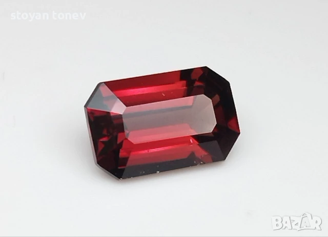 Естествен шпинел в топ червено - 2.17кт! Сертифициран! Нов!, снимка 5 - Пръстени - 46675168