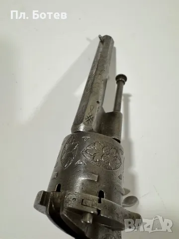 Уникален револвер/пистолет, снимка 4 - Антикварни и старинни предмети - 49182108