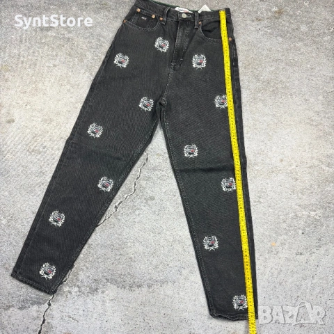 Tommy Jeans Ultra High Rise Tapered "Mom" Jeans – Черен деним с бродерия, снимка 7 - Дънки - 53300227