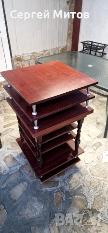 Продавам маса, за телевизор и друга техника.