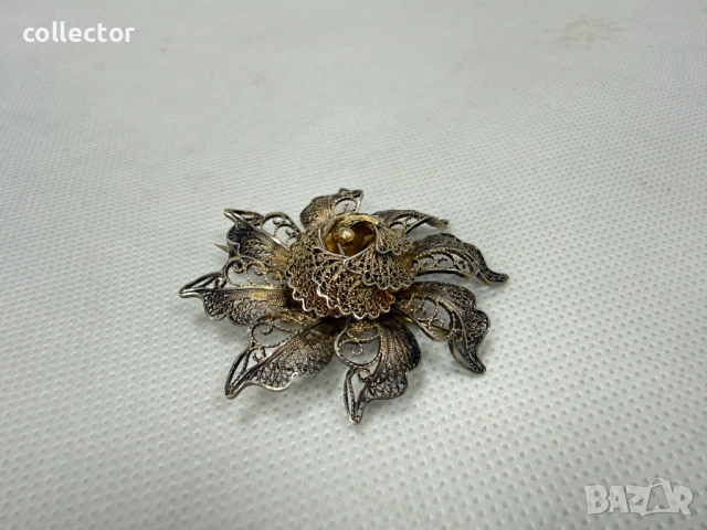 Филигранна сребърна брошка с позлата. №7794, снимка 2 - Колиета, медальони, синджири - 52927820