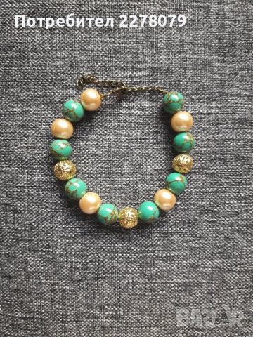 Гривна и обеци от египетски тюркоаз, перли и златисти орнаменти - ръчна изработка , снимка 3 - Гривни - 44032707