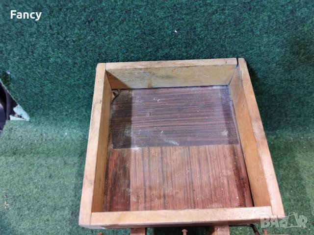 Дървен модел Unimog 1/16, снимка 3 - Антикварни и старинни предмети - 43016923