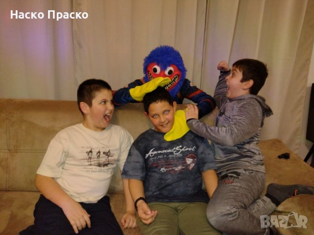 Huggy Wuggy щуро парти с Наско Праско, снимка 4 - Детегледачки, детски центрове - 36994894