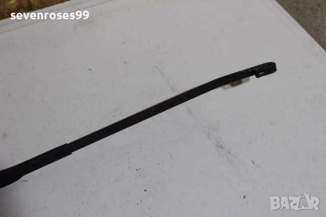 Рамо предна чистачка дясна Mazda 6 2006 2.0i 147 Мазда 6 комби, снимка 5 - Части - 43887665