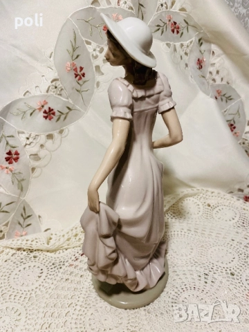 порцеланова статуетка Nao, снимка 3 - Статуетки - 51641539