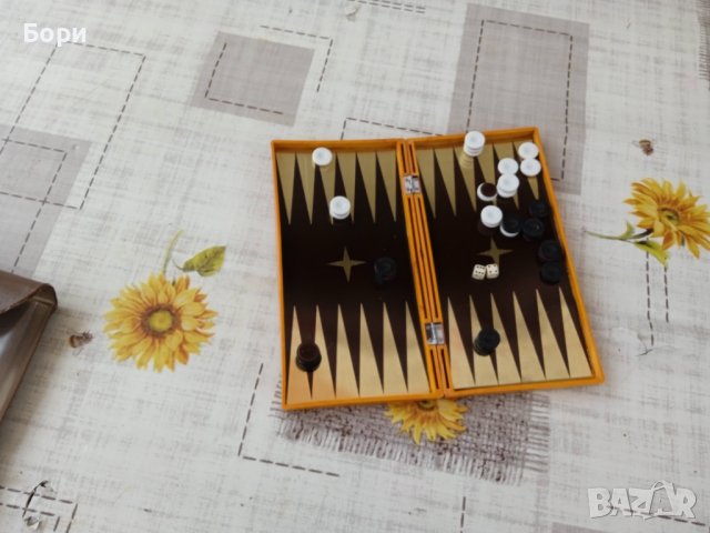 Стара магнитна табла 1976г, снимка 7 - Шах и табла - 40541861