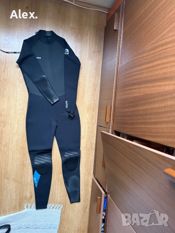 Synthesis 4/3 wet suit , снимка 2 - Спортни дрехи, екипи - 52593147