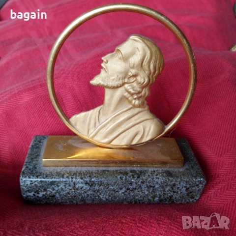 Позлатена бронзова пластика. Иисус Христос., снимка 1