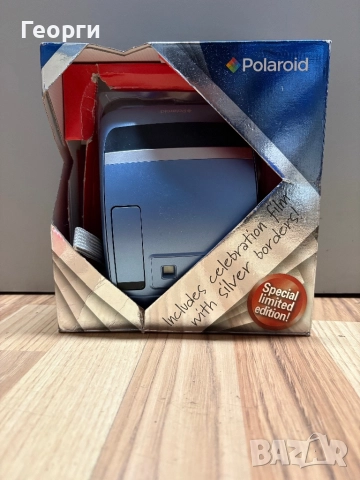 Polaroid one 600 + 1 бр. пакет със снимки, снимка 2 - Фотоапарати - 52858364