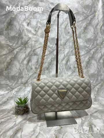 Guess дамски чанти Различни цветове , снимка 3 - Чанти - 48949377